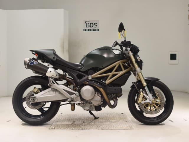 Imported DUCATI M696