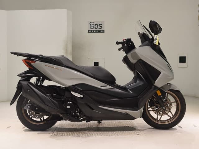 Honda FORZA-6