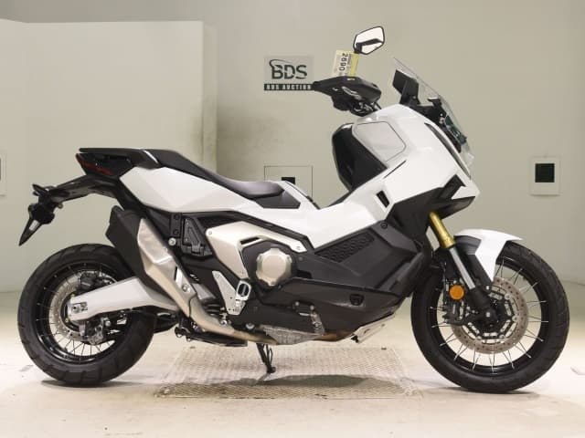 Honda X-ADV750-2