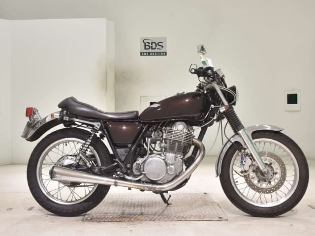 Yamaha SR400-3