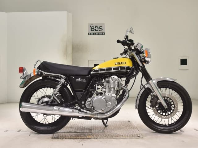 Yamaha SR400-4