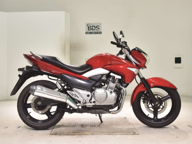 Suzuki GSR250
