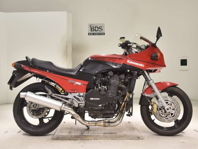 Kawasaki GPZ900R