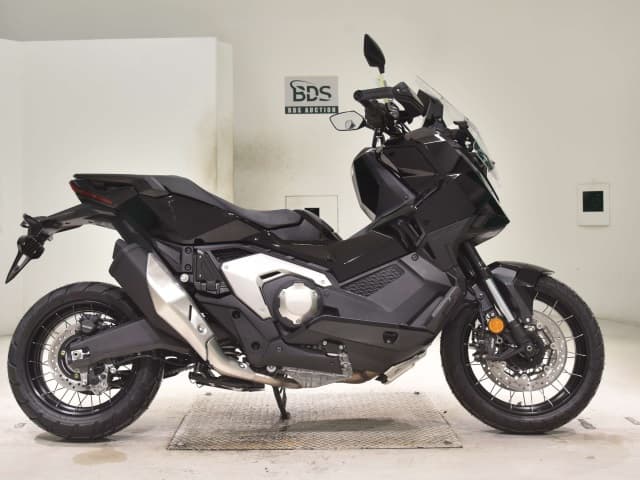 Honda X-ADV750-2
