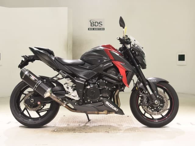Suzuki GSX-S750