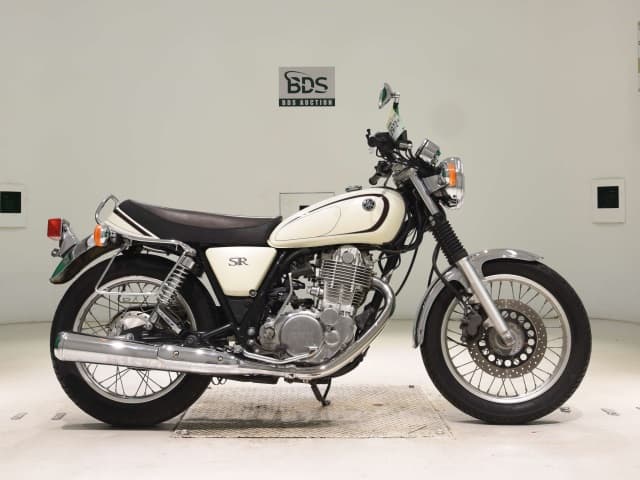 Yamaha SR400-4
