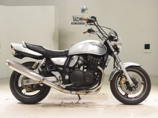 Suzuki INAZUMA400