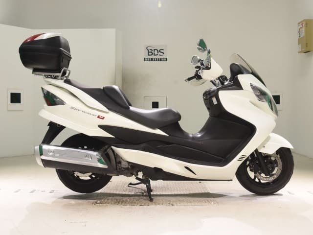 Suzuki SKYWAVE250M