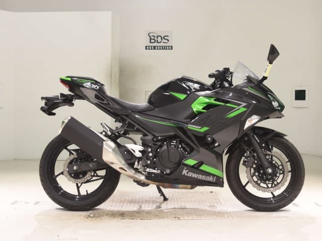 Kawasaki NINJA400-2