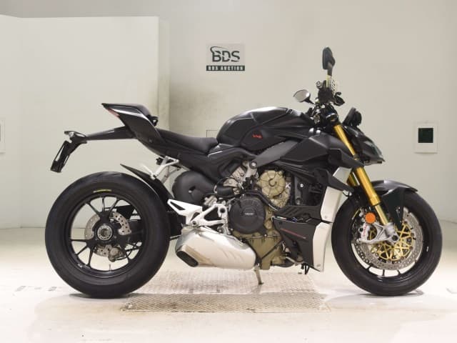 Imported DUCATI ｽﾄﾘ-ﾄ FIGHTER V4S