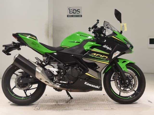 Kawasaki NINJA400-2