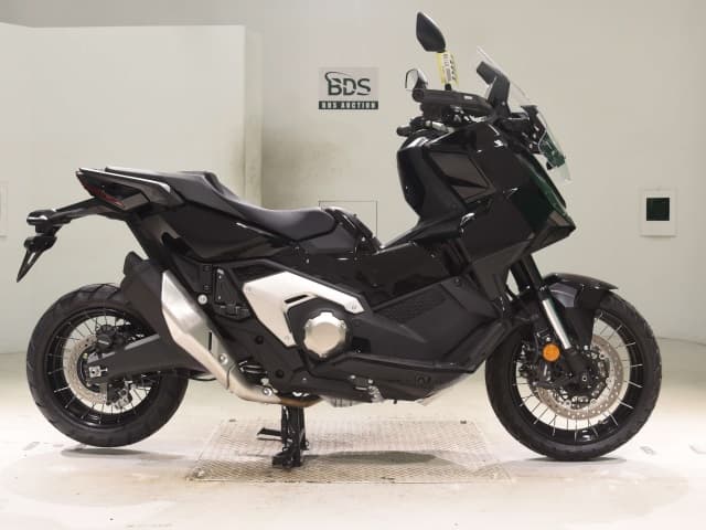 Honda X-ADV750-2
