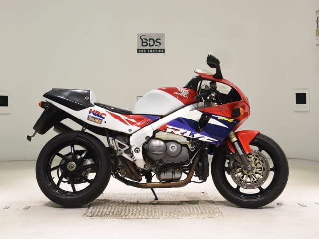 Honda RVF750