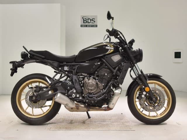 Yamaha XSR700-2