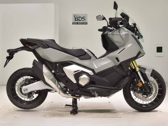 Honda X-ADV750-2