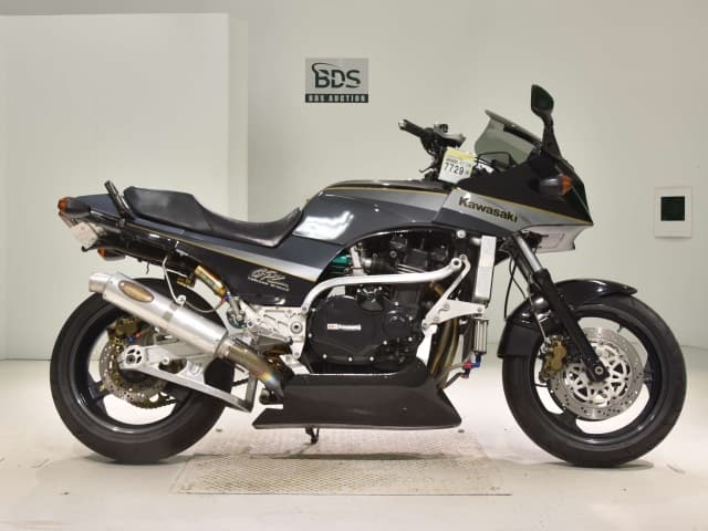 Kawasaki GPZ900R