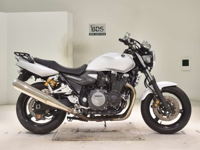 Yamaha XJR1300-2