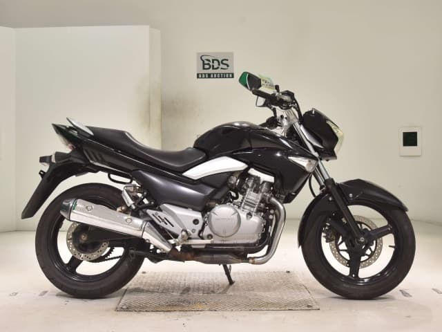 Suzuki GSR250
