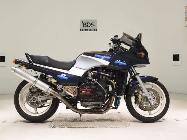 Kawasaki GPZ900R