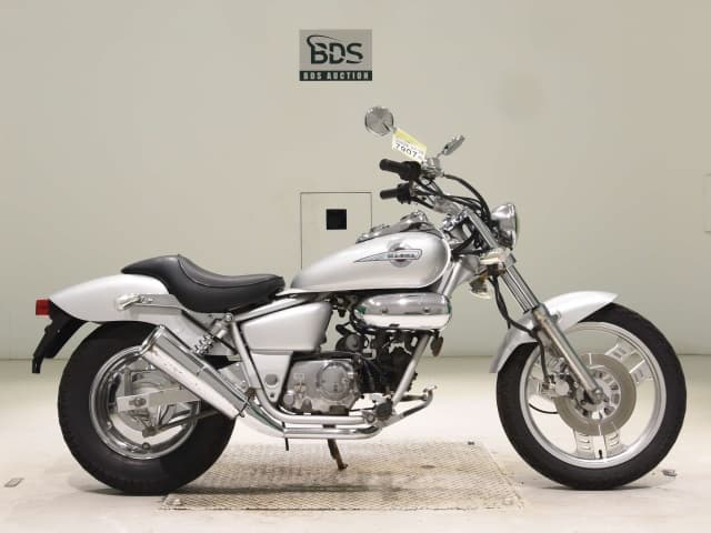 Honda MAGNA50