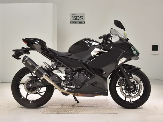 Kawasaki NINJA400-2