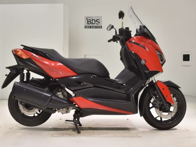Yamaha X-MAX250-2