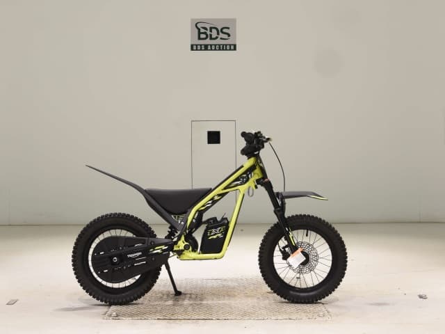 Imported TRIUMPH TXP-16