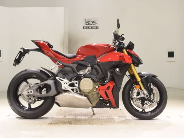Imported DUCATI ｽﾄﾘ-ﾄ FIGHTER V4S