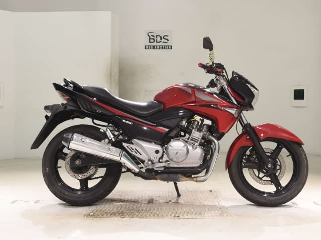 Suzuki GSR250