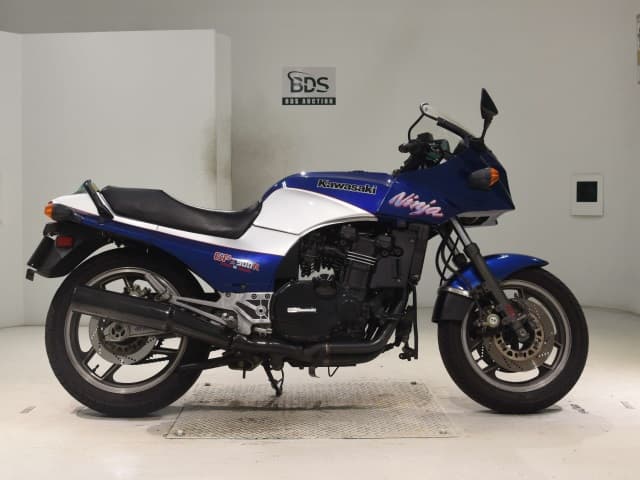 Kawasaki GPZ900R
