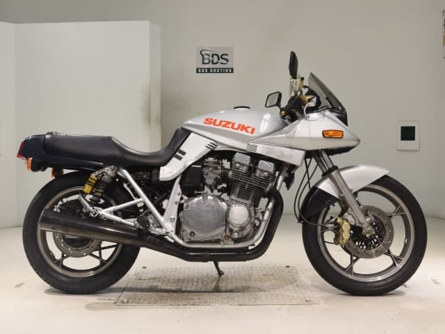 Suzuki GSX750S KATANA