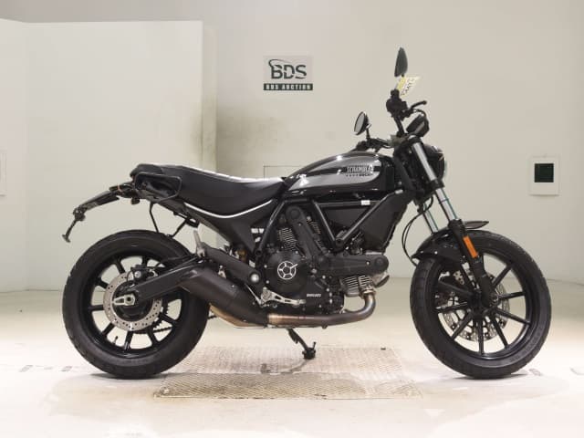 Imported DUCATI SCRAMBLERSIXTY2
