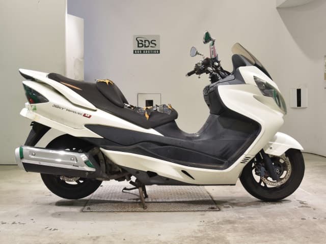 Suzuki SKYWAVE250M