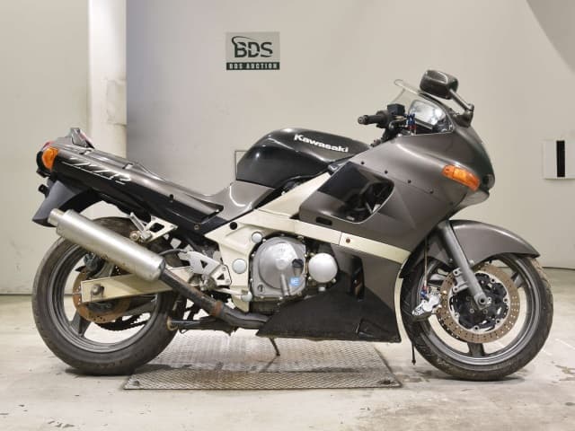 Kawasaki ZZ-R400-2