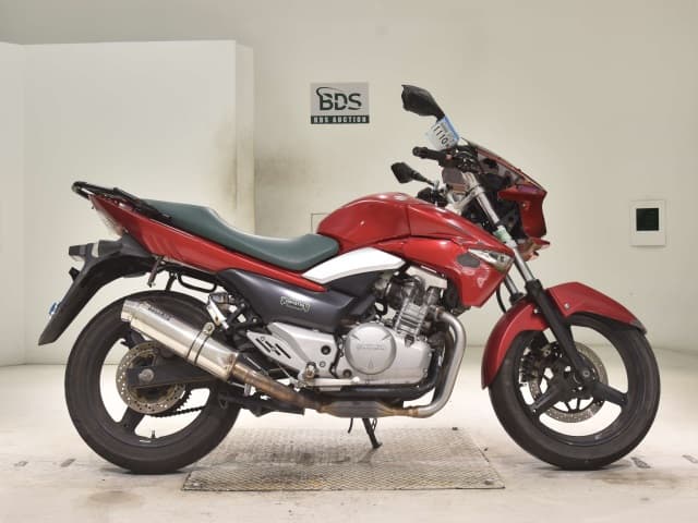 Suzuki GSR250