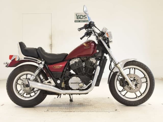 Honda NV750 CUSTOM