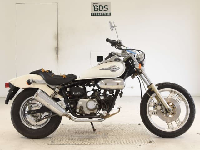 Honda MAGNA50