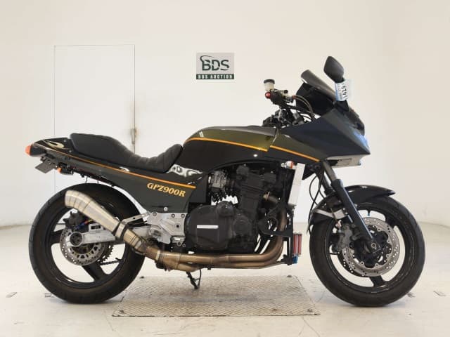 Kawasaki GPZ900R