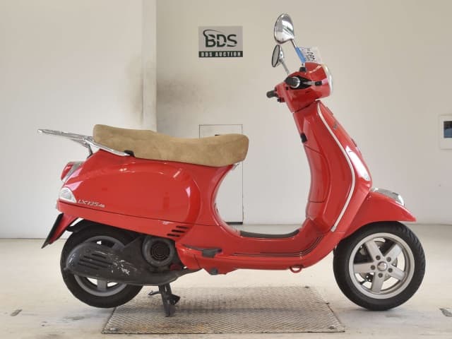 Imported VESPA LX125IE