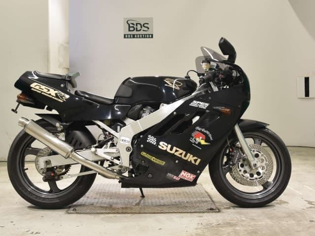 Suzuki GSX-R400-2