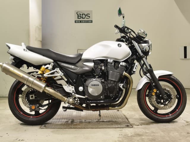 Yamaha XJR1300-2