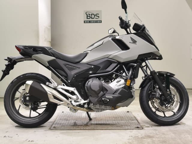 Honda NC750XD-3
