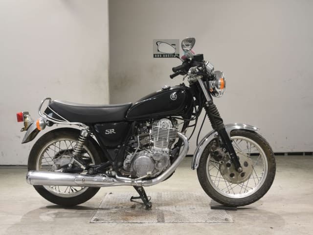 Yamaha SR400-4