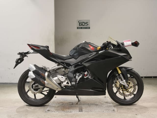 Honda CBR250RR-2