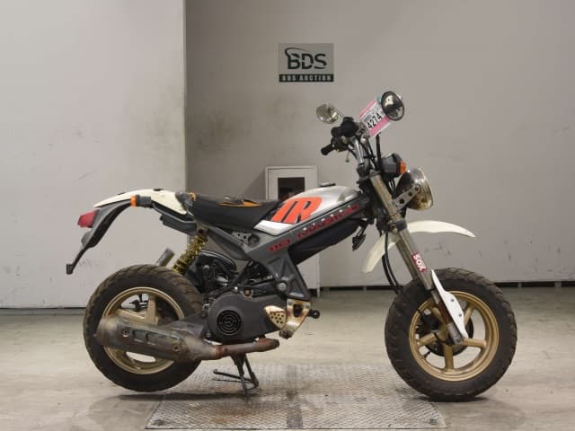 Suzuki TR110S