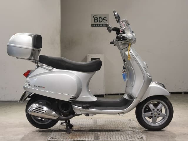 Imported VESPA LX150IE