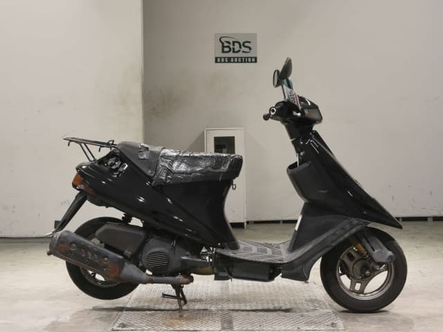 Suzuki ADDRESS V100