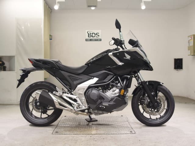 Honda NC750XD-3