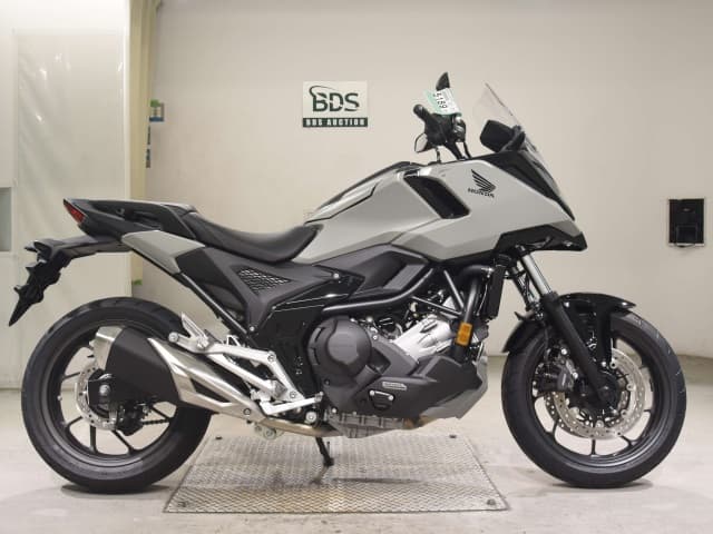 Honda NC750XD-3