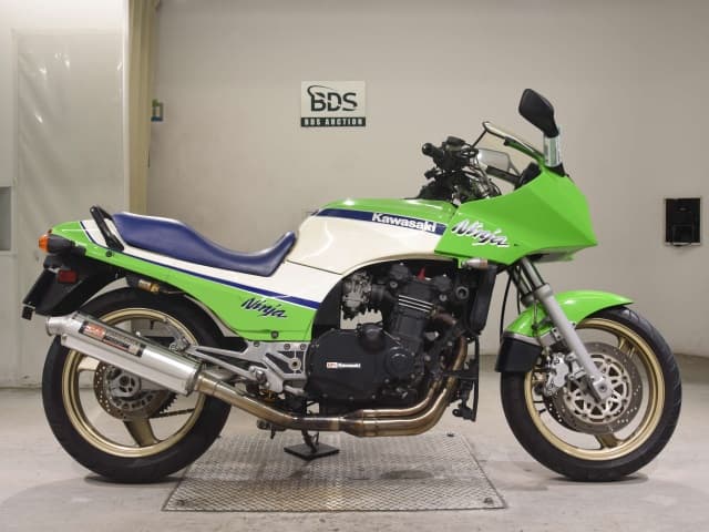 Kawasaki GPZ900R